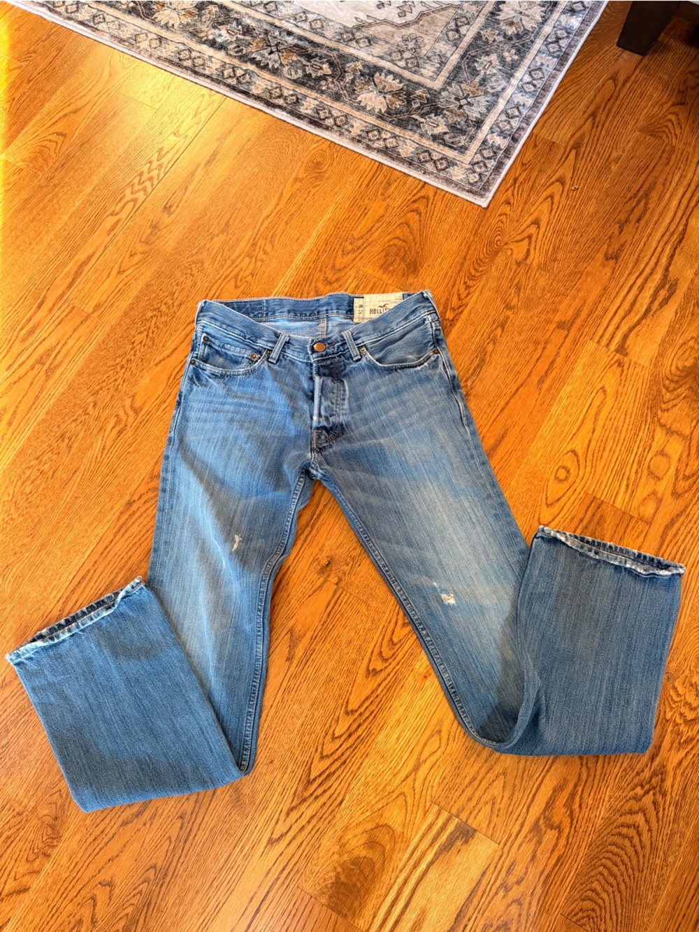 Hollister Men's Slim straight with slight boot cut Light Blue Jeans